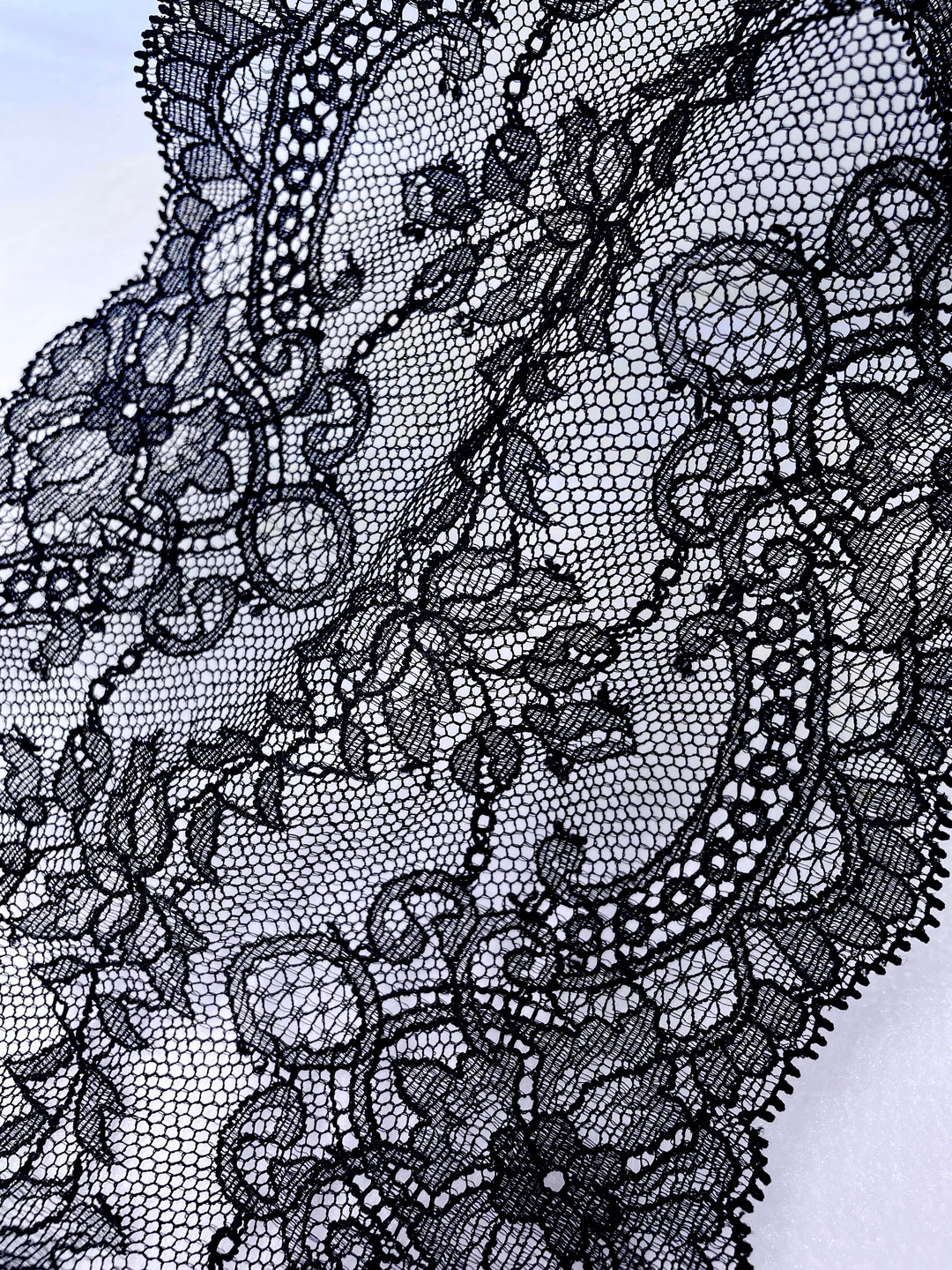 NOIR Feather Wire Bra