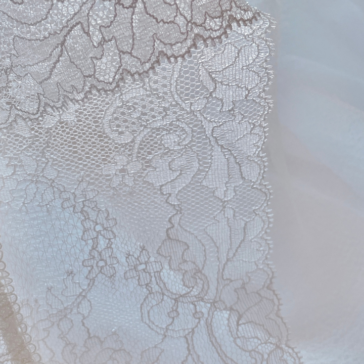 Adore 総レース・マカロニタンガ