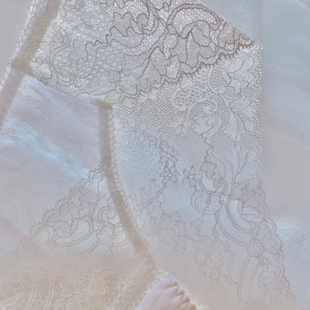 Adore 総レースショーツ