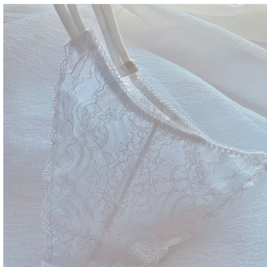 Adore 総レース・マカロニタンガ